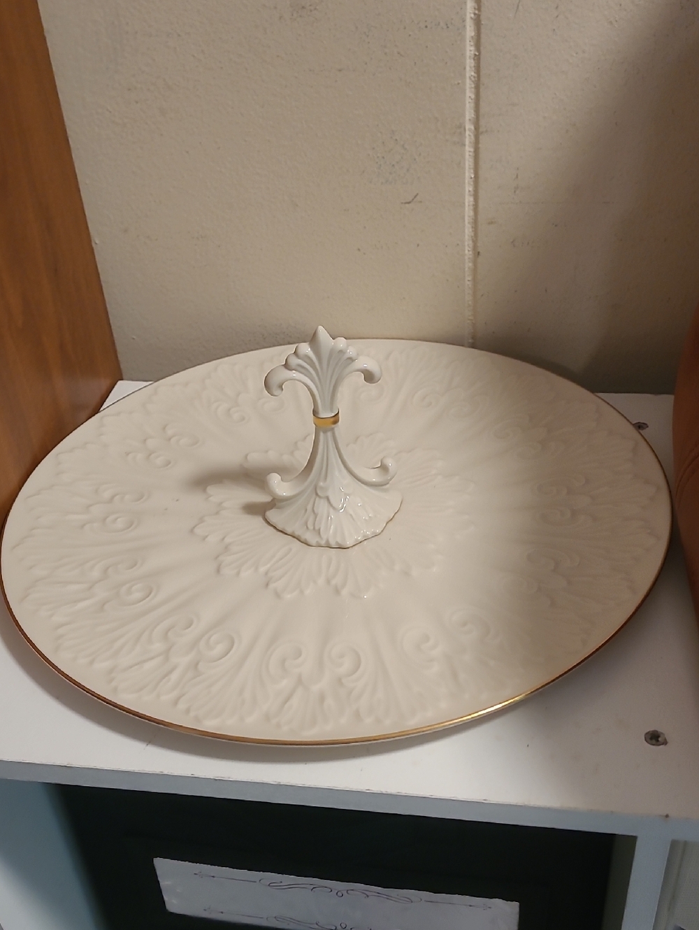 Lenox Cream Porcelain Serving Plate with Gold Crest